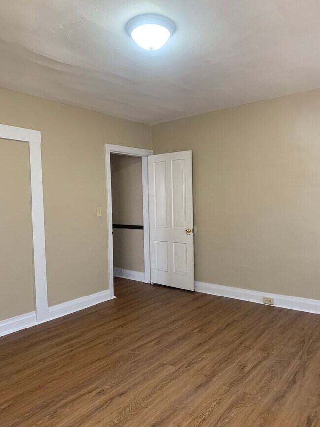 Building Photo - 821 Lanvale St