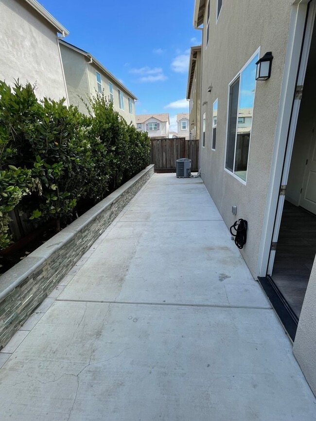 Building Photo - Beautiful 3 Bedroom 2.5 Bath Home for Rent...