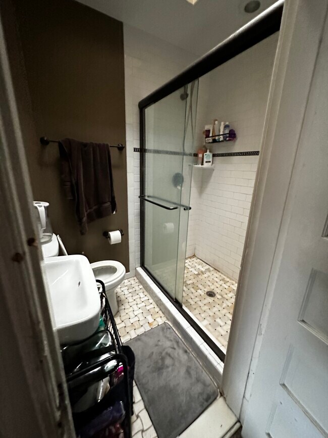 Building Photo - 1830 Swann St NW