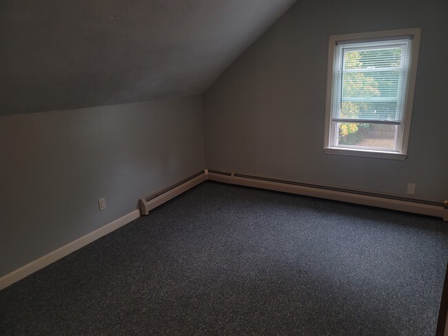 Building Photo - 651 Fall River Ave