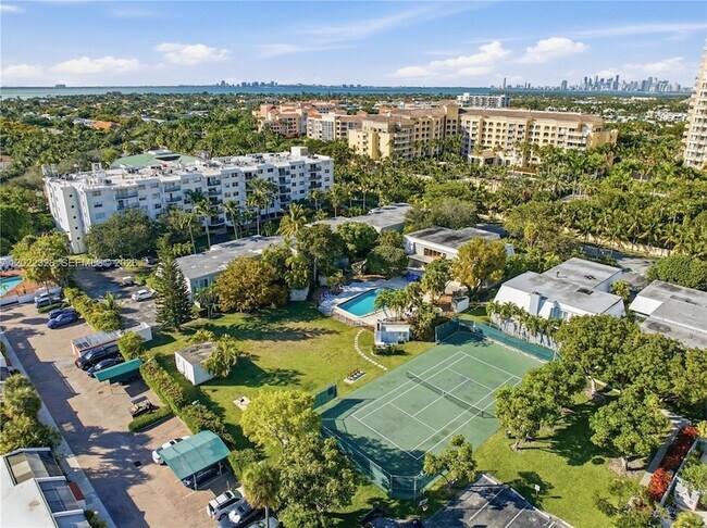 Building Photo - 210 Seaview Dr