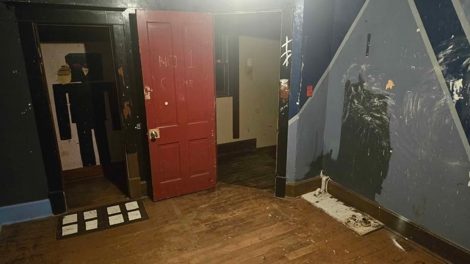 Building Photo - 222 S Broadway St