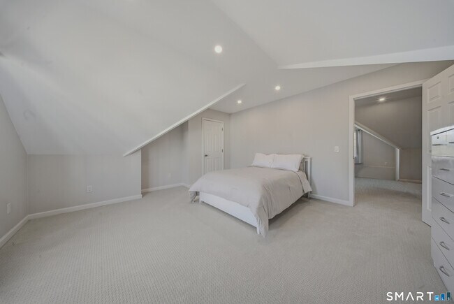 Building Photo - 145 Brentwood Ave