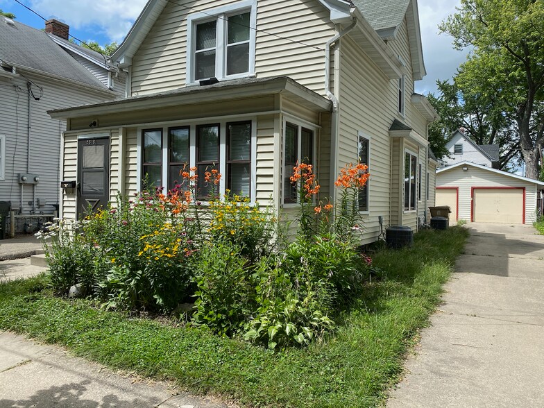 Building Photo - 2818 Sommers Ave