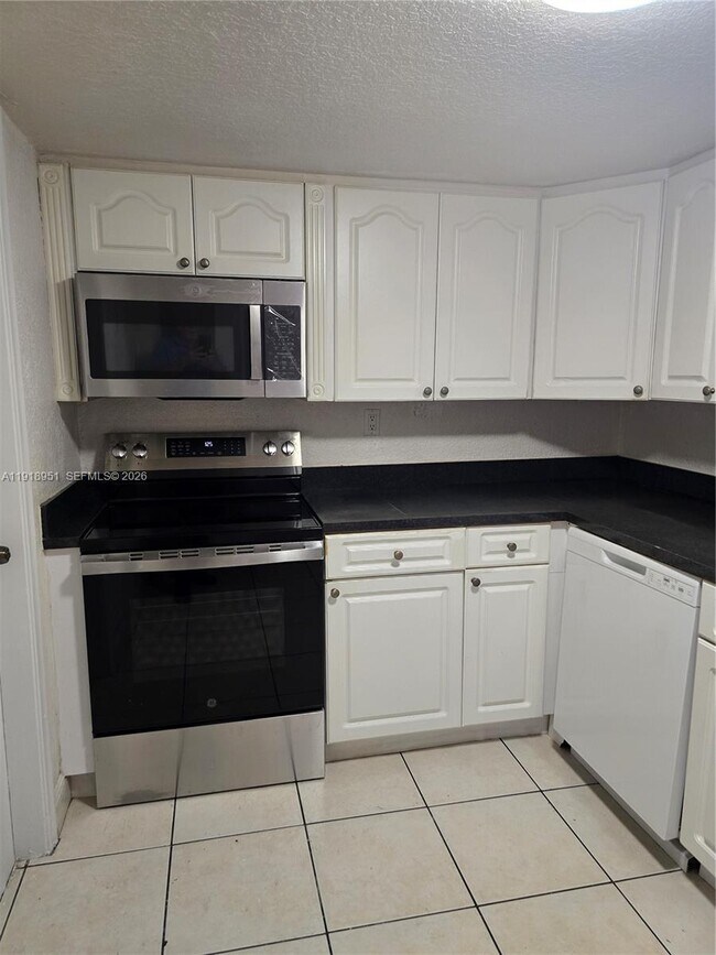 Building Photo - 7925 SW 104th St