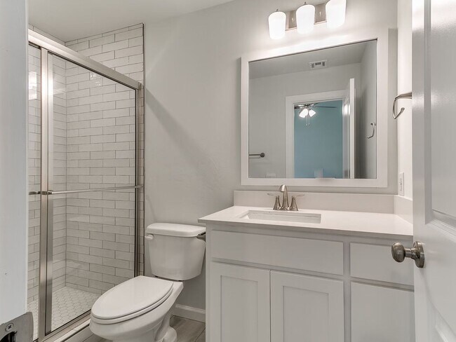 Building Photo - 1st Month Free - Stunning New Home!