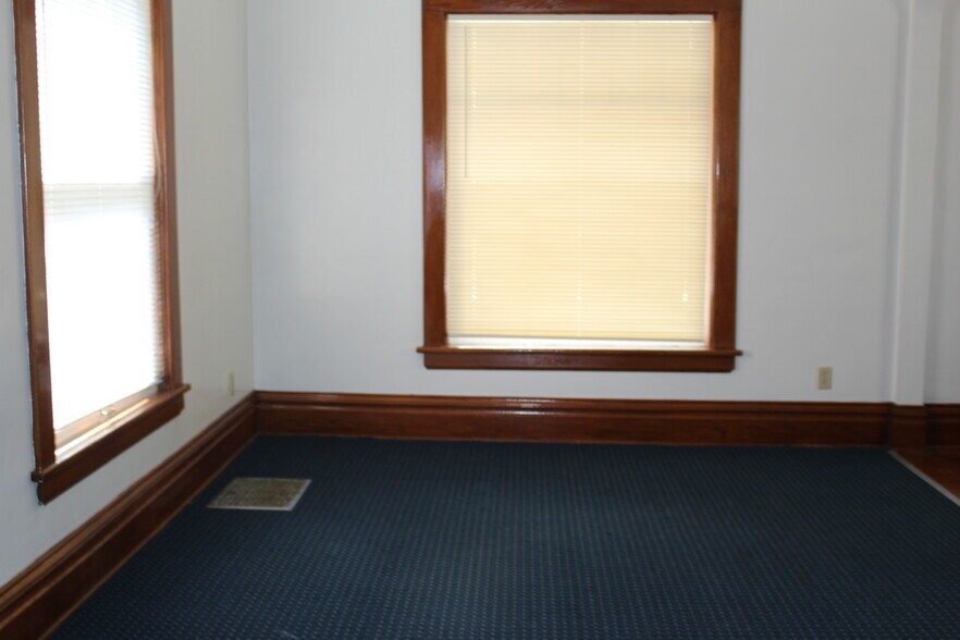 Building Photo - 514 Wheaton Ave