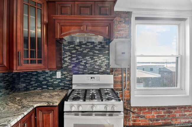 Building Photo - 1104 4th St