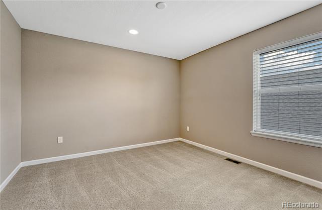 Building Photo - 681 E Dry Creek Cir