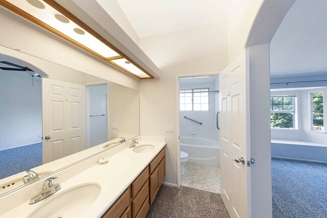 Building Photo - Spacious two-story Townhome