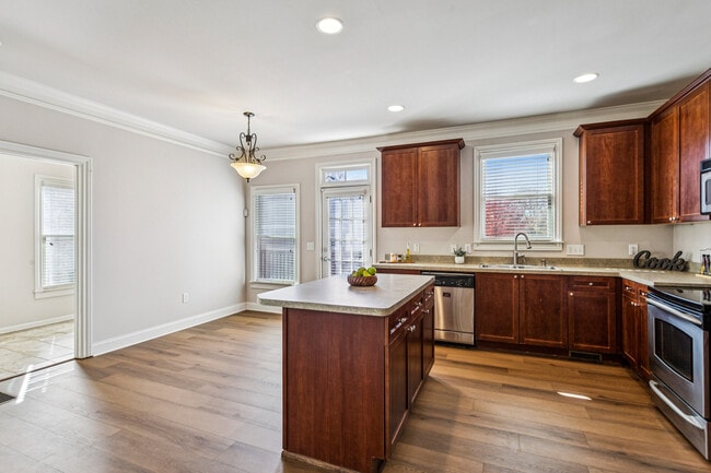 Building Photo - 1856 Perry Blvd NW