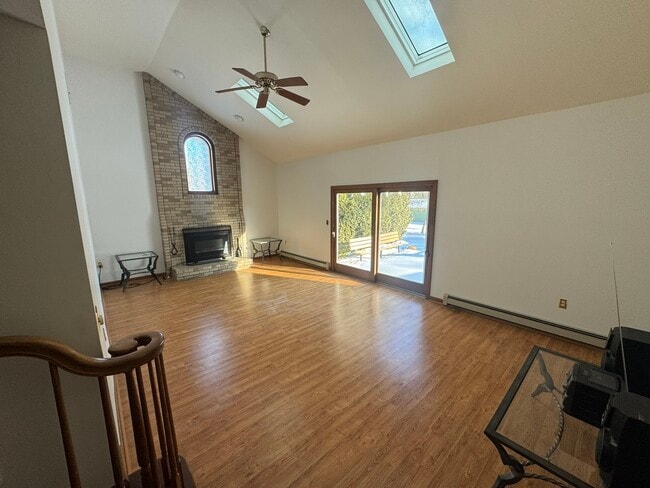 Building Photo - 651 Aldrich Rd