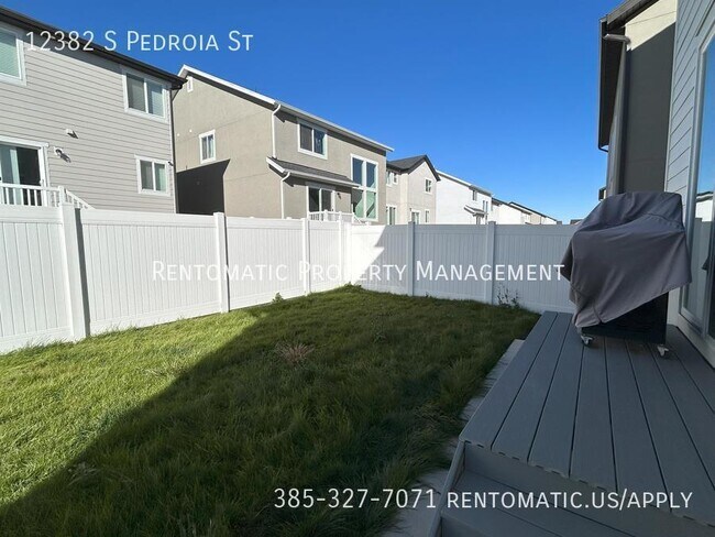 Building Photo - 12382 Pedroia St