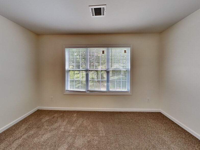 Building Photo - 6250 Mulberry Park Dr