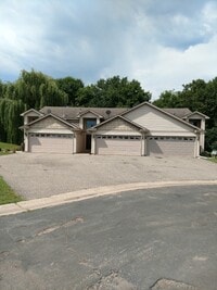 Building Photo - 821 Creekside Cir