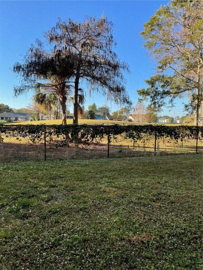 Building Photo - 8000 Fairview Dr