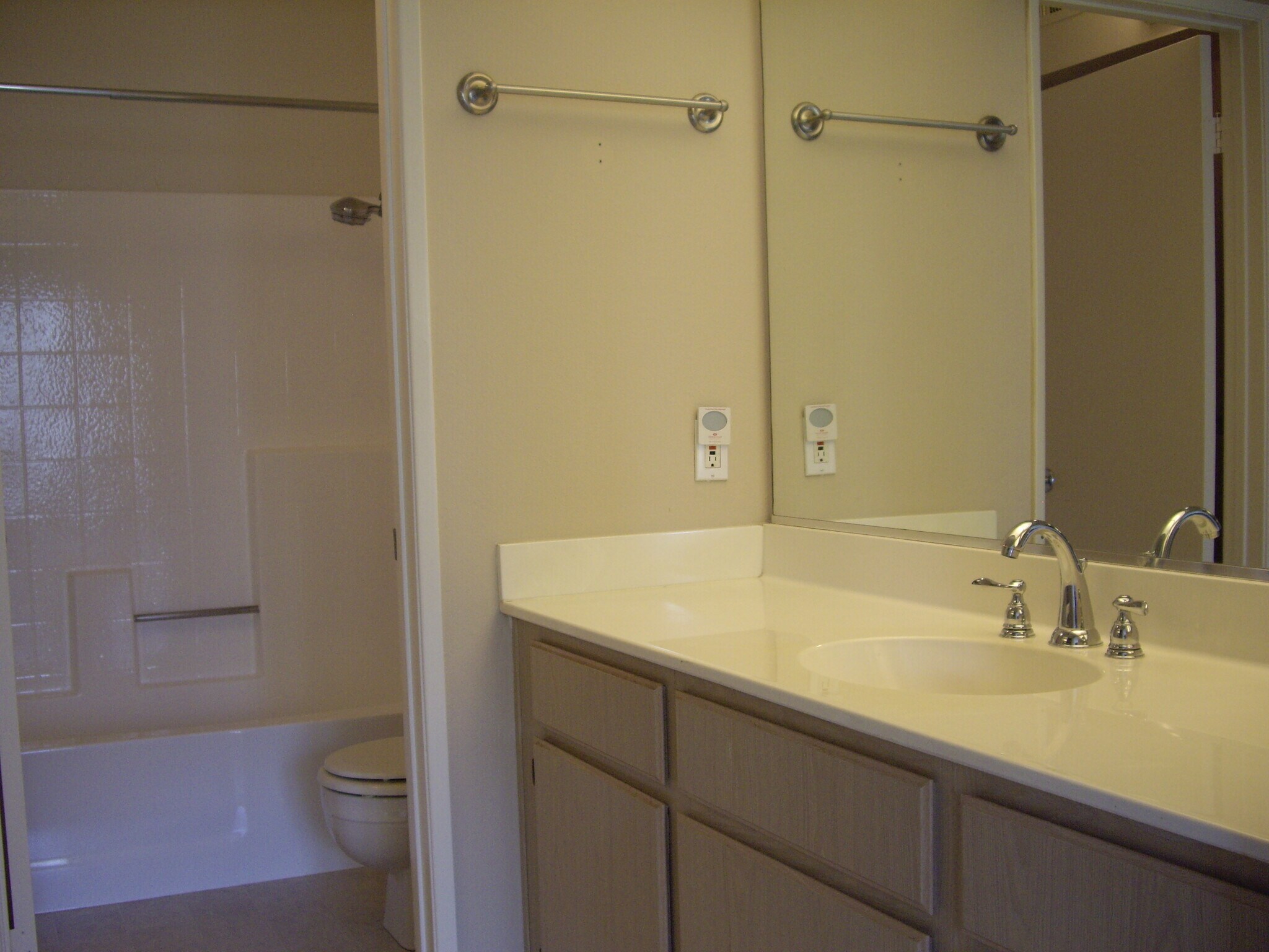 Mater Bath in-process of updating - 10 Abrigo