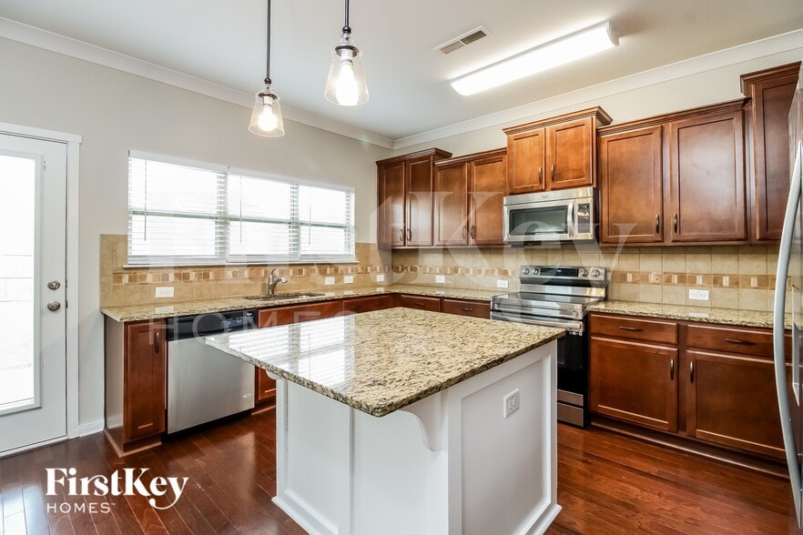 Building Photo - 5107 Brahman Trail