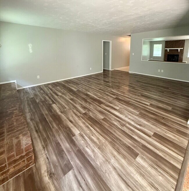 Building Photo - Charming  4-Bedroom Home in the Village!