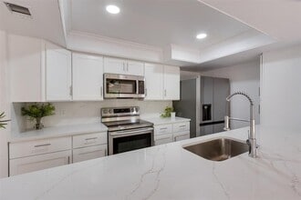 Building Photo - 7950 NW 11th Ct