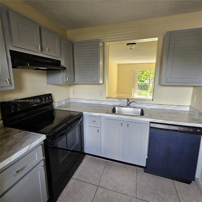 Building Photo - 8540 N Sherman Cir