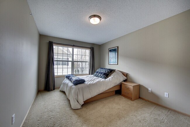 Building Photo - 1567 Legacy Pkwy E