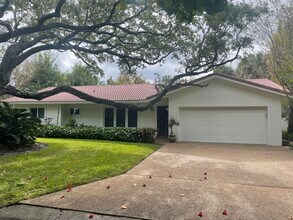 Building Photo - 1120 SW 14th Dr