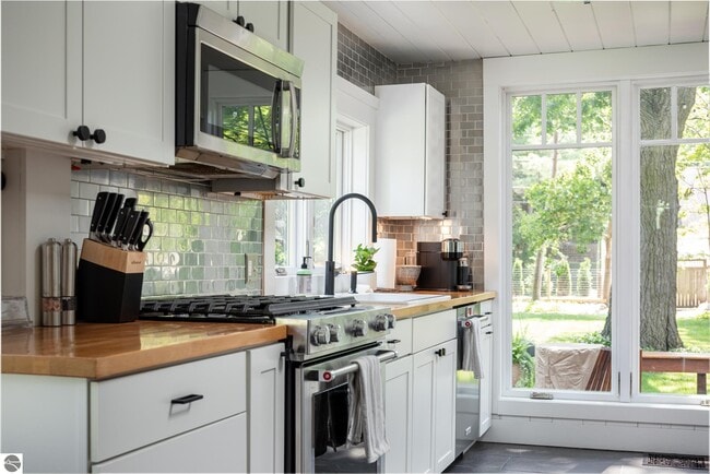 Building Photo - 828 Washington St