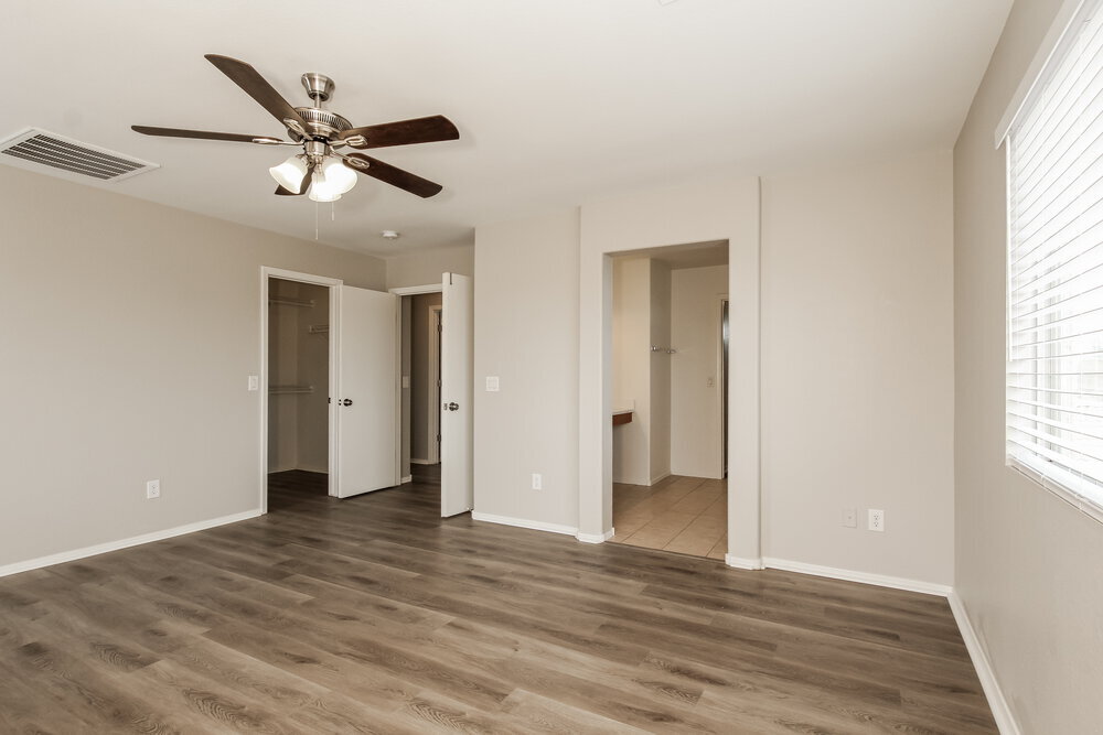 Building Photo - 1626 E Aspen Ave