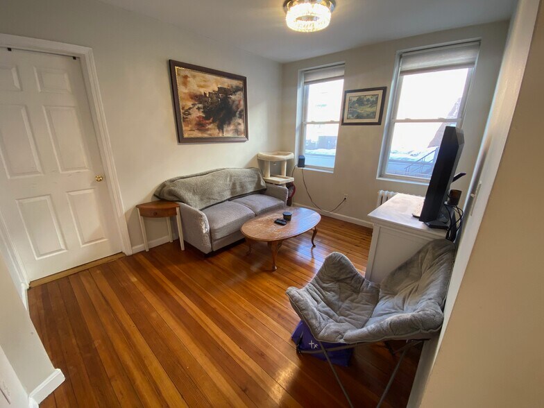 Building Photo - 224 Hanover St