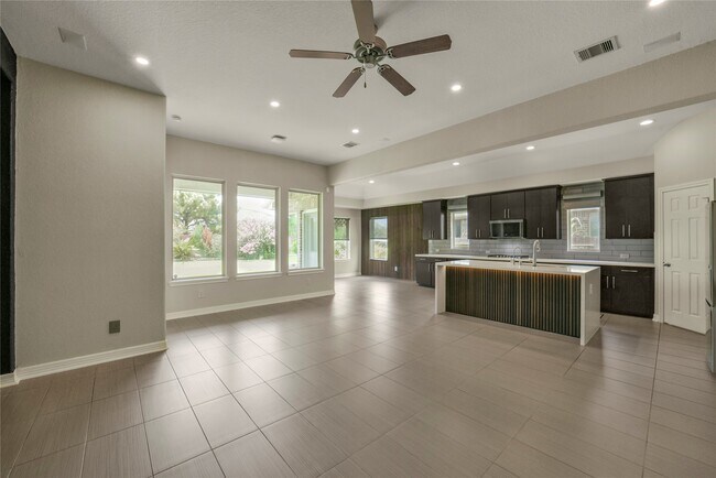 Building Photo - 10919 Walts Run Ln