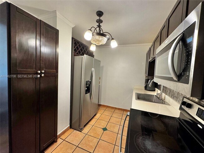 Building Photo - 7135 Collins Ave