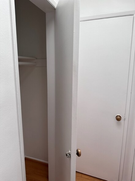 Building Photo - 440 Hayworth Ave