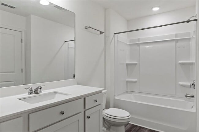 Building Photo - 595 Magnolia Cir