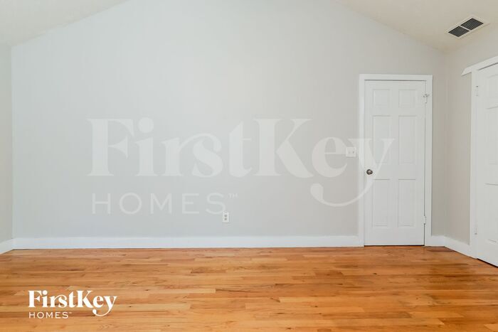 Building Photo - 674 Oak Moss Dr