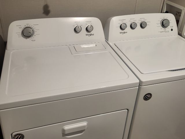 Building Photo - 2701 Huizenga St