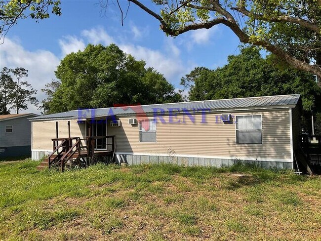 Building Photo - **3/2 Manufactured home (St. Cloud)**