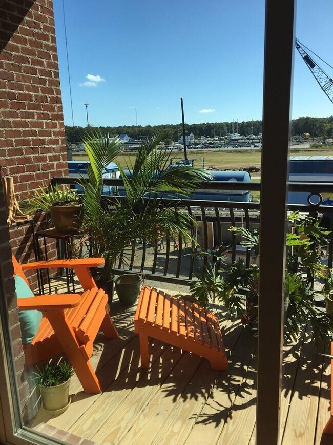 Building Photo - 2-32A Mason Ave