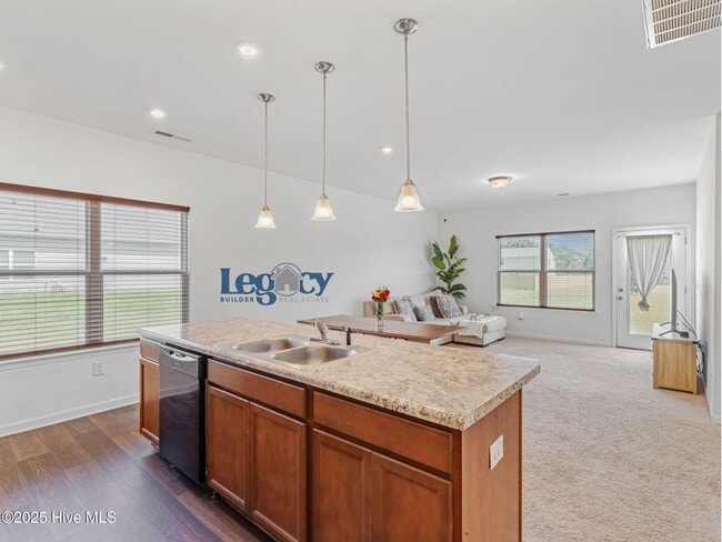 Building Photo - 313 Settlers Pointe Dr