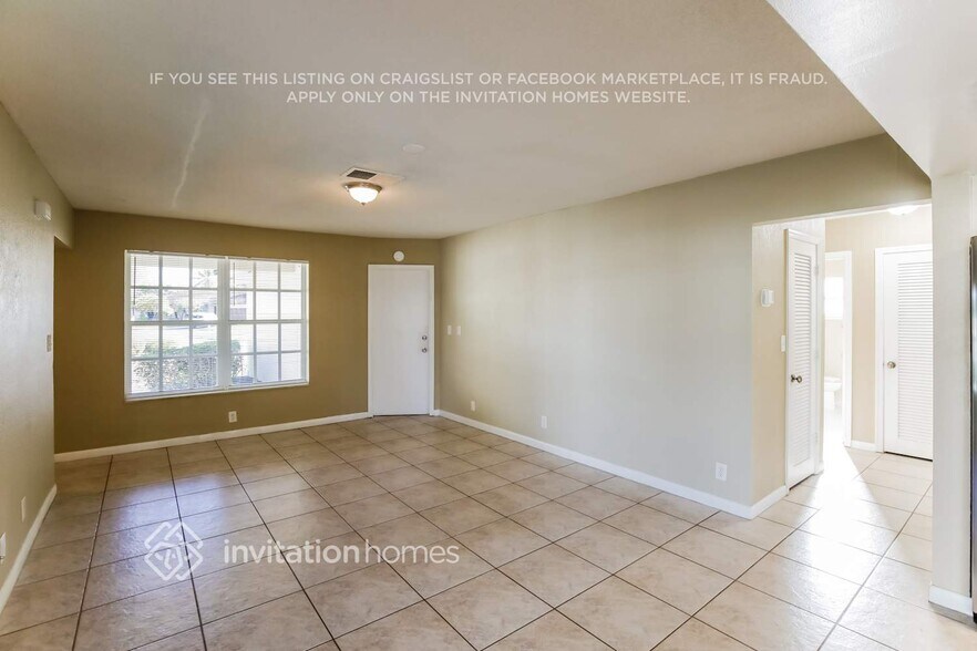 Building Photo - 4030 NW 103rd Dr