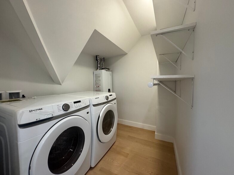 Building Photo - 12 Sewall Ave