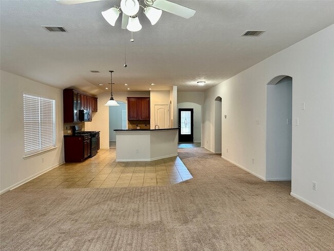 Building Photo - 30415 Deleon Fields Dr