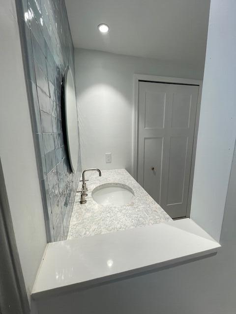 Building Photo - 1433 Catalina Dr