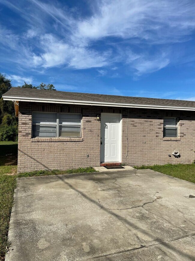 Primary Photo - Nekoma Ave