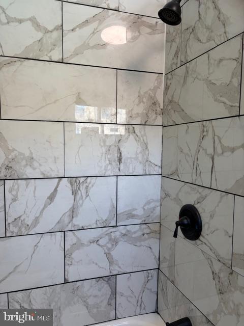 Building Photo - 1811 E Airdrie St