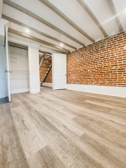 Building Photo - 1413 Anchor St