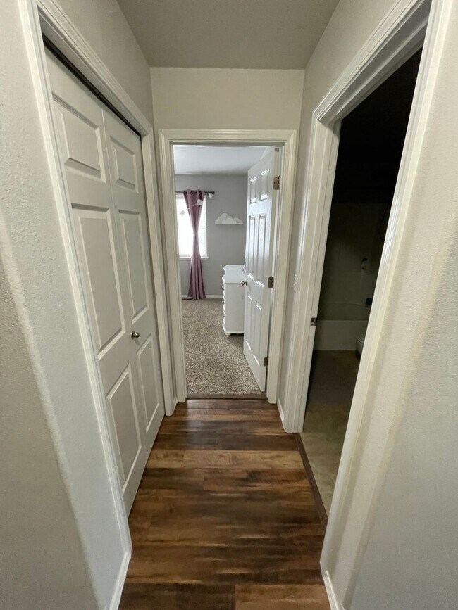 Building Photo - SINGLE FAMILY HOME IN HORSEHAVEN PLACE