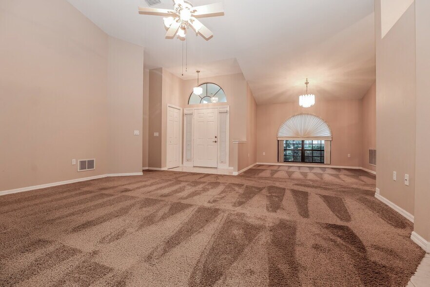 Building Photo - 9142 Buena Mesa Dr