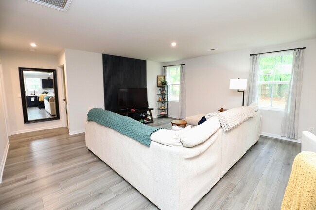 Building Photo - 1029 Bermuda Cedar Ln