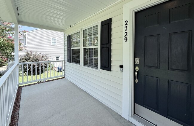 Building Photo - 2729 E Shoreham St